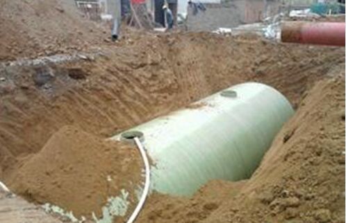 玻璃鋼化糞池現(xiàn)場施工